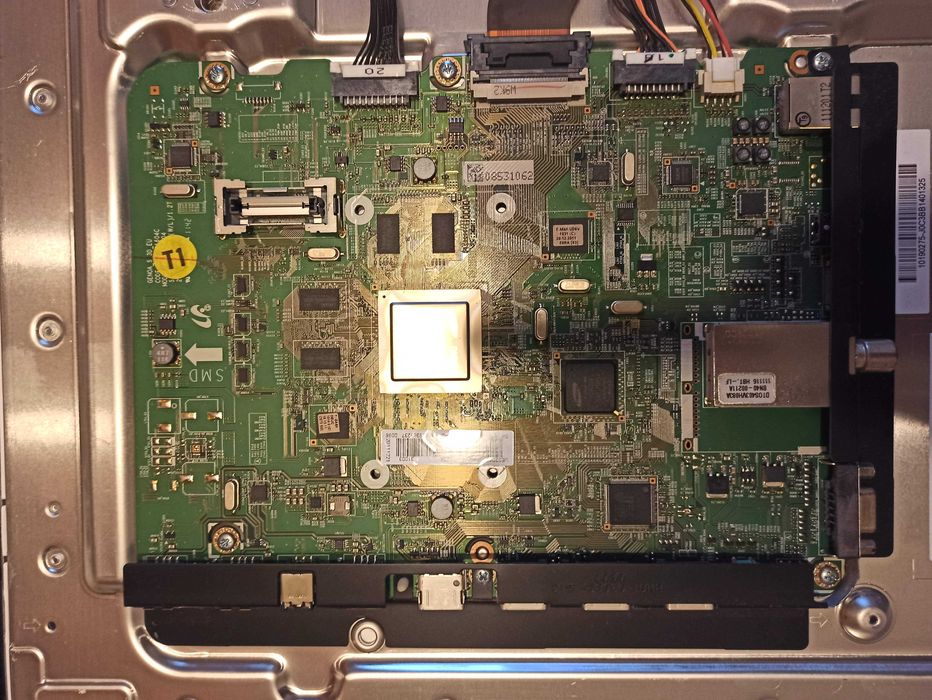 Samsung UE32D6000 na części - uszkodzona płyta główna