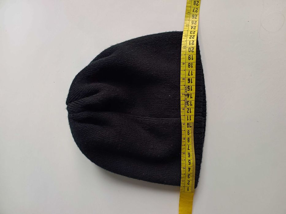 czarna czapka damska meska uniseks 4f ciepla 23cm 46cm obwod jesienna