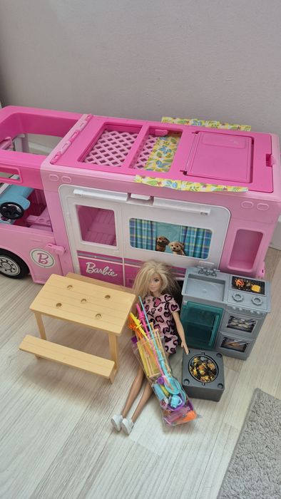 Kamper Barbie super stan