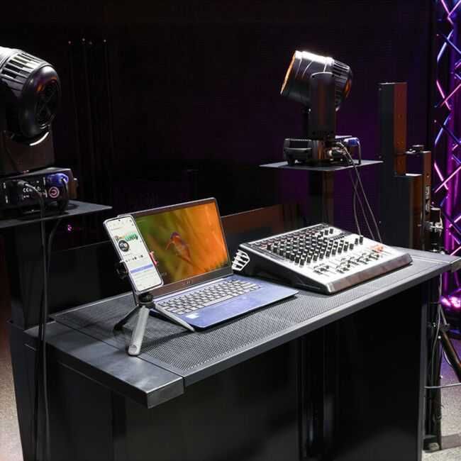 DNA DJ BOOTH XL BK stanowisko DJ podświetlana tablica LED RGB + etui