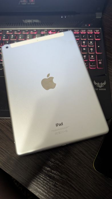 Планшет IPad Air  на запчасти
