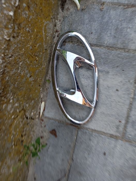 Znaczek emblemat logo przód Hyundai Tucson IV 4 Oryginał