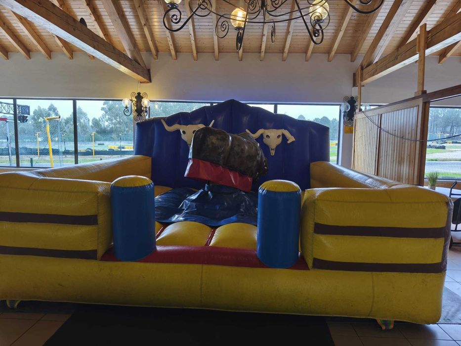 Aluguer de Matraquilhos / Mesa Ping Pong / Beer Pong / Entre Outros