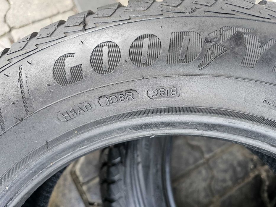 Całoroczne Goodyear 185/65 R15 7mm