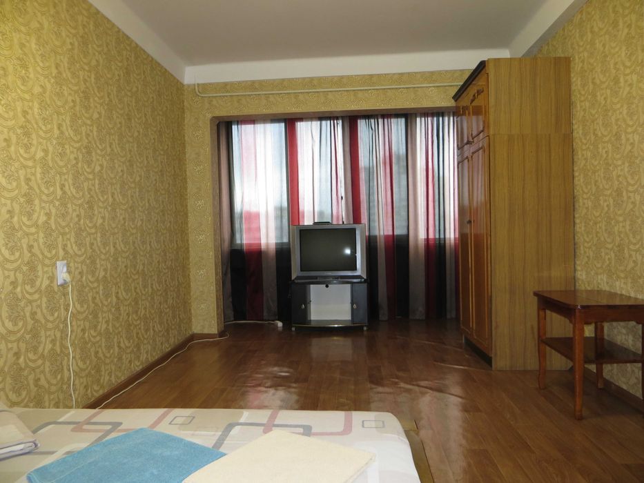 ст. метро "Героев Днепра"- 1 мин. ТЦ «Oasis». проспект Оболонский - 43