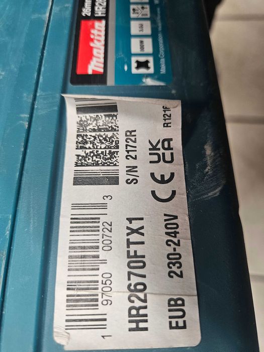MAKITA Młotowiertarka wiertarka SDS+ 3,0J 800W HR2670FT + uchwyt