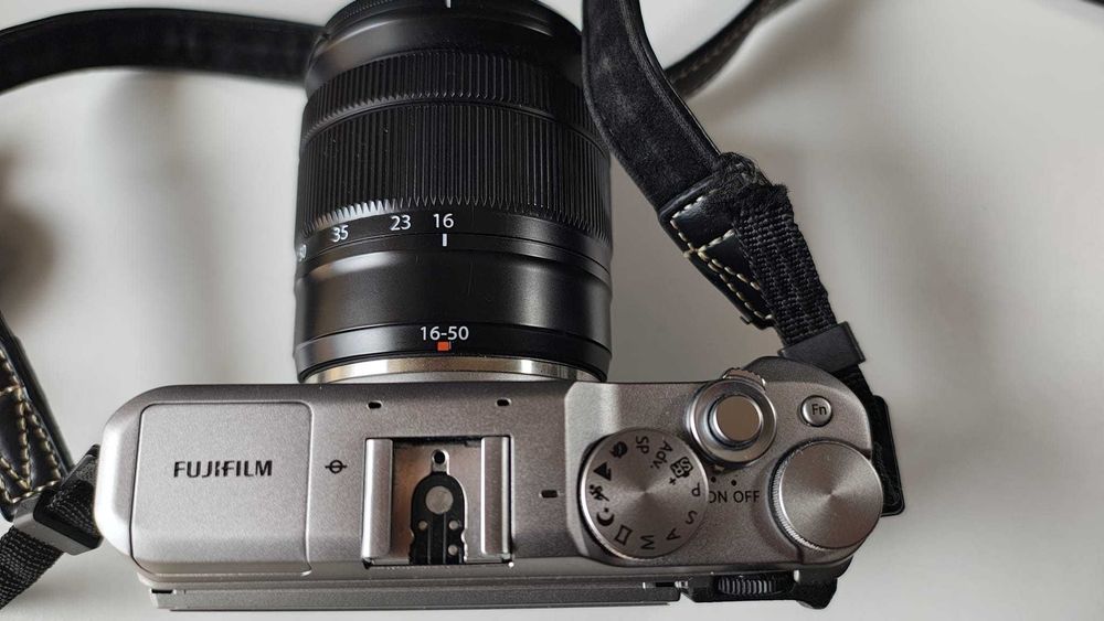 Fujifilm X-A5 + 3 objetivas + malas e caixas – kit completo