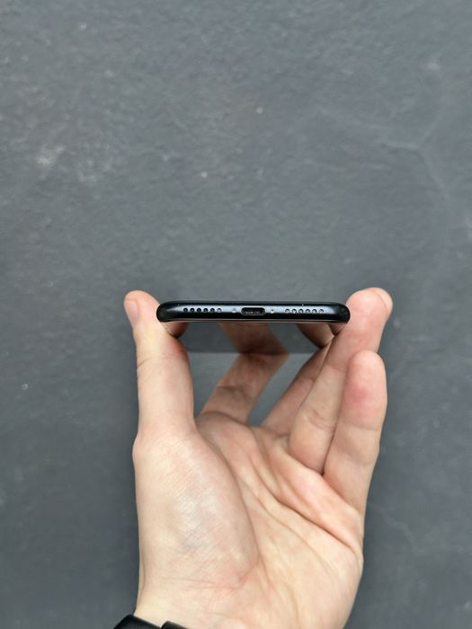 iPhone SE 3 2022 64 gb midnigh акб 87% neverlock телефон айфон синій