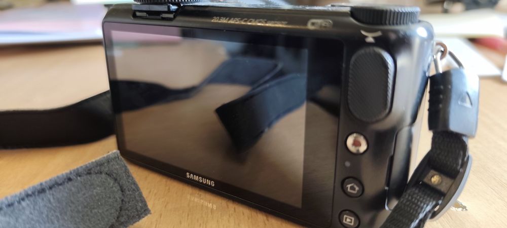 Aparat Samsung nx2000