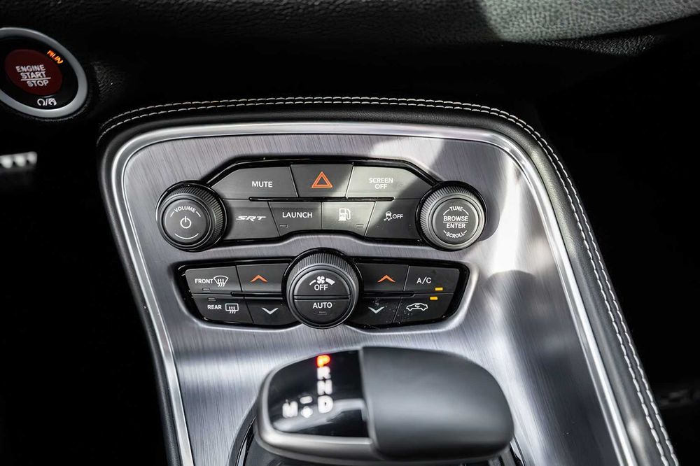 Dodge Challenger SRT Hellcat      2017