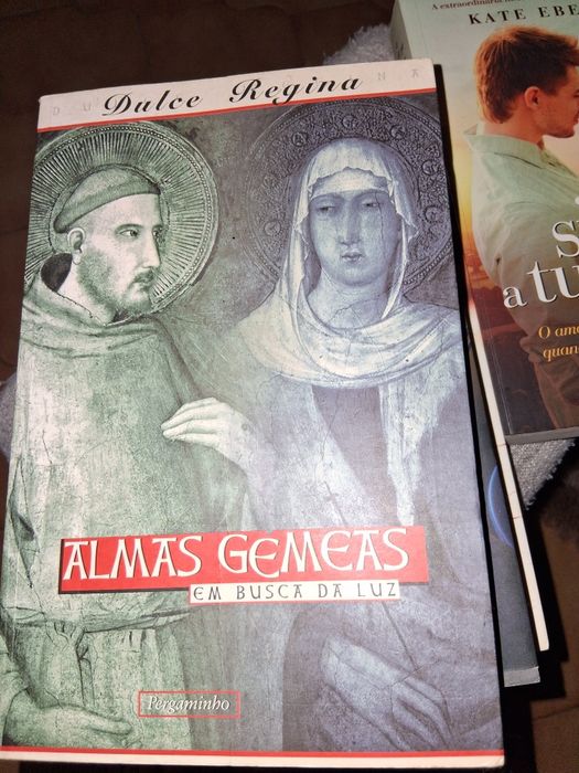 Livros variados usados como novos