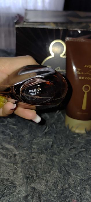 Far away beyond + lotion Avon