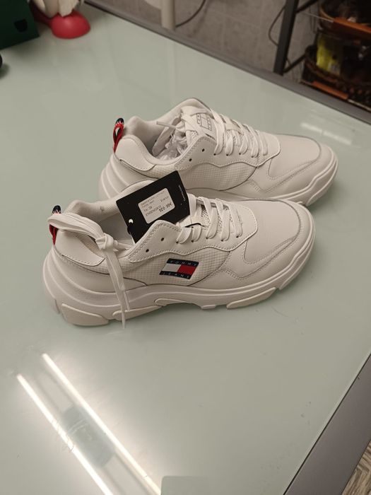 TÉNIS marca  tamanho 39