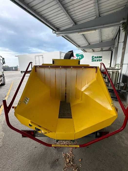 Maquina de Triturar Semi-Nova