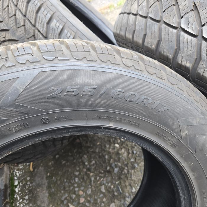 Зимние шины 255/60/17 GOODYEAR