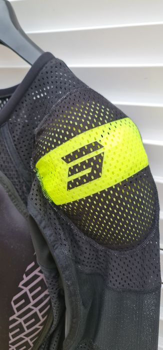 Protecao joelhos Joalheiras Dainese