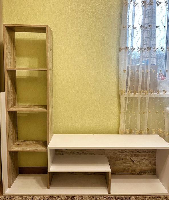 Продам терміново стелаж / ТВ тумбу в гарному стані