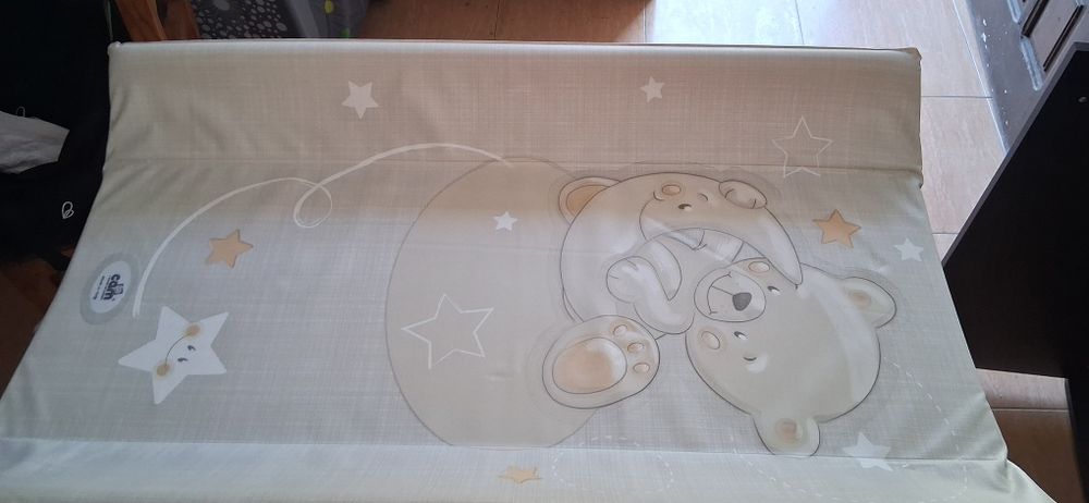 Vendo banheira com muda fraldas