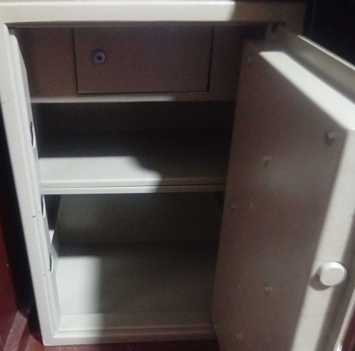 Cofre de grandes dimensões