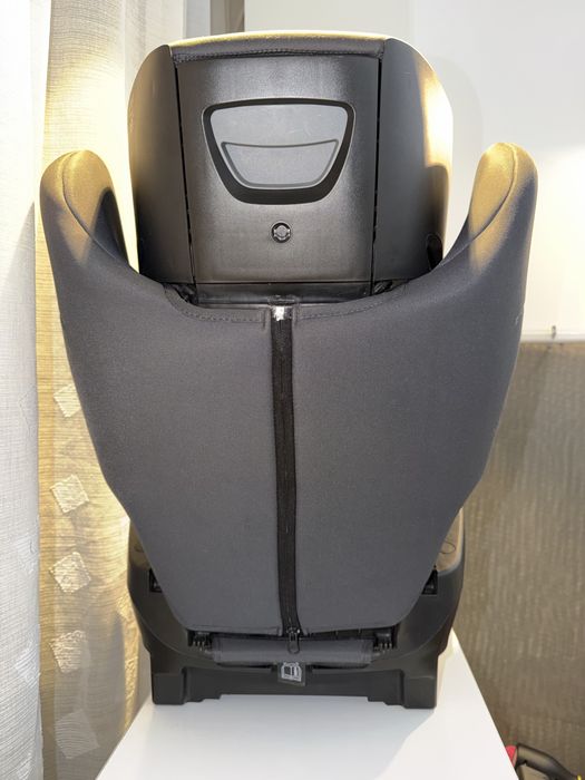 ПрОдАм АвТоКрІсЛо - бустер Britax Römer Kidfix Стан ідеал.