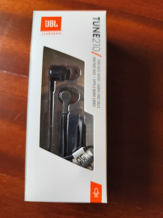 Auriculares com fio JBL tune 210