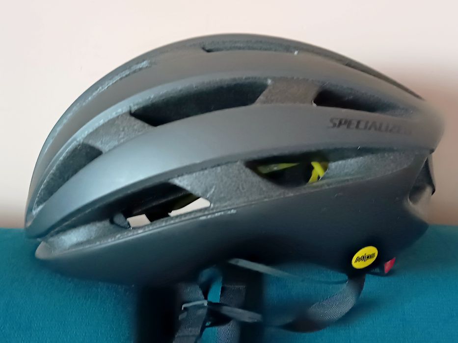 Nowy kask Specialized Airnet z MIPS