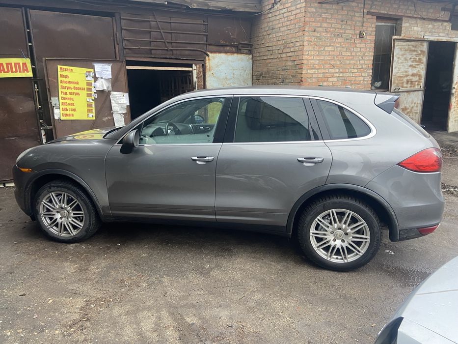 Двери Porsche cayenne 958 , порше каен задняя дверь