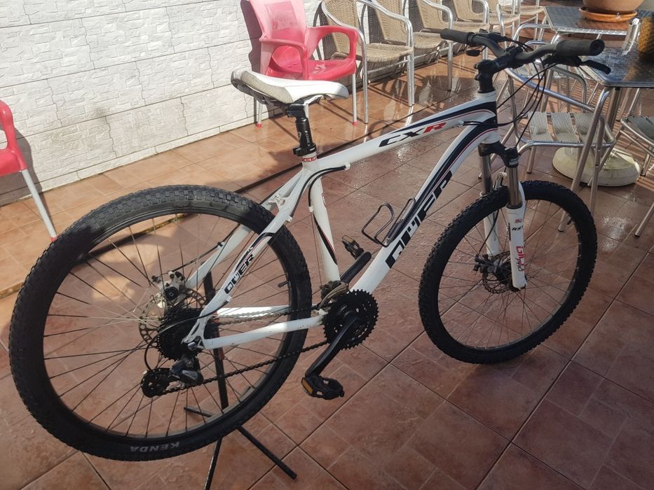 Bicicleta roda 26 travão de disco á frente e atrás impecável