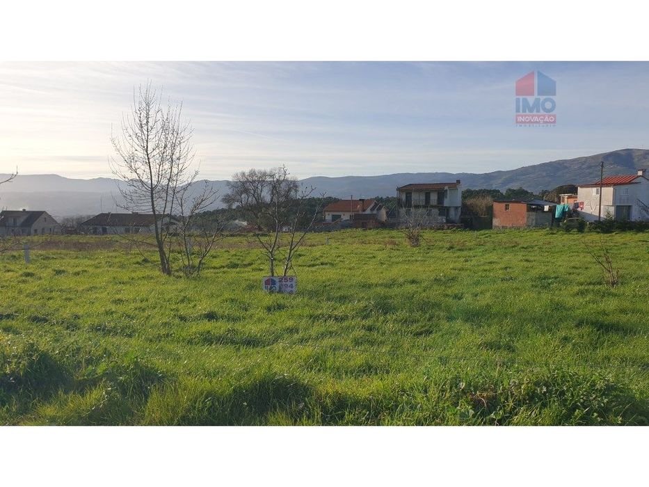 Terreno Com 1293M² E Projeto Aprovado A 5 Minutos De Vila Real