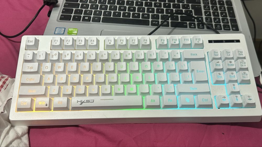 Teclado Gaming HYSJ RGB - 87 Teclas (Sem Fios)