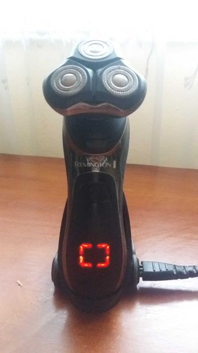 Продам електробритву Remington