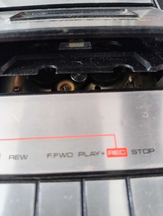 Музцентр , музкомбайн 72 г выпуска SANYO G2612N