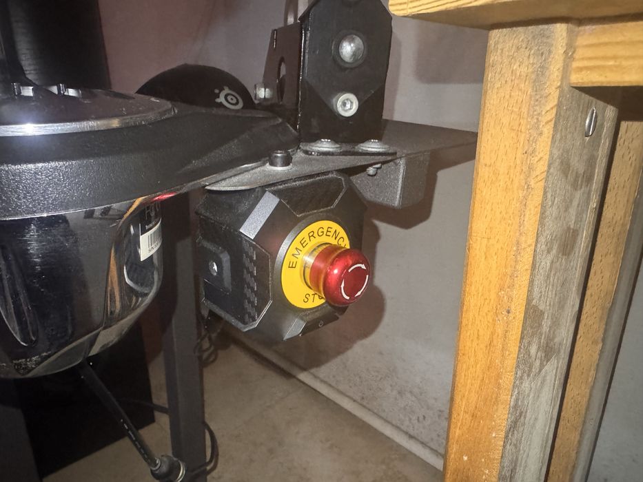 Base Fanatec DD1 + kill switch