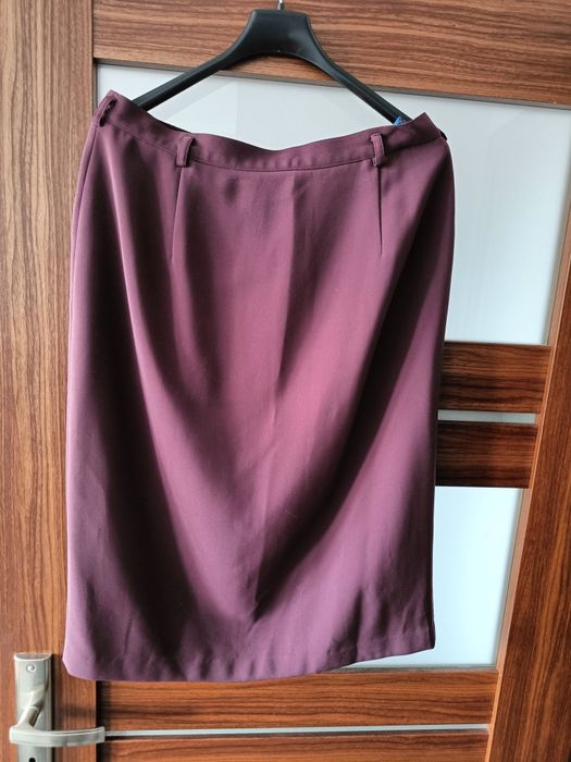 Garsonka damska ze spódnicą