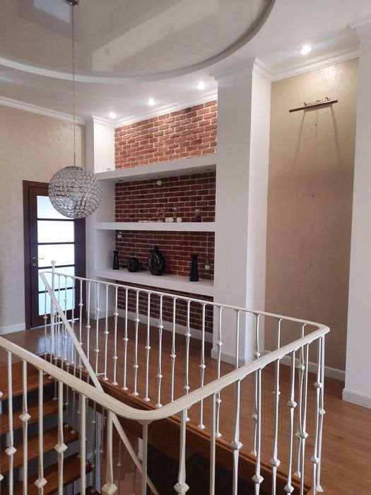 Продажа.Стильный дом в центре города.