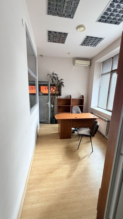 Чудове приміщення в центрі. Біля стометрівки.