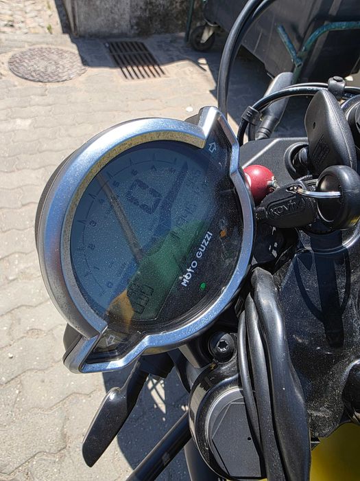 Motoguzzi v7 850 Stone