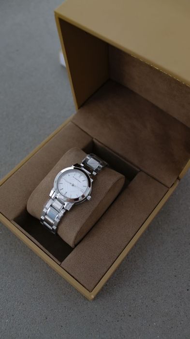 Burberry годинник