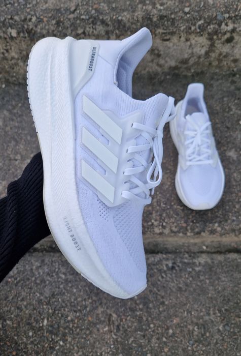 Оригінал. Кросівки Adidas Ultraboost Performance 5 ID8813 withe р.10 u