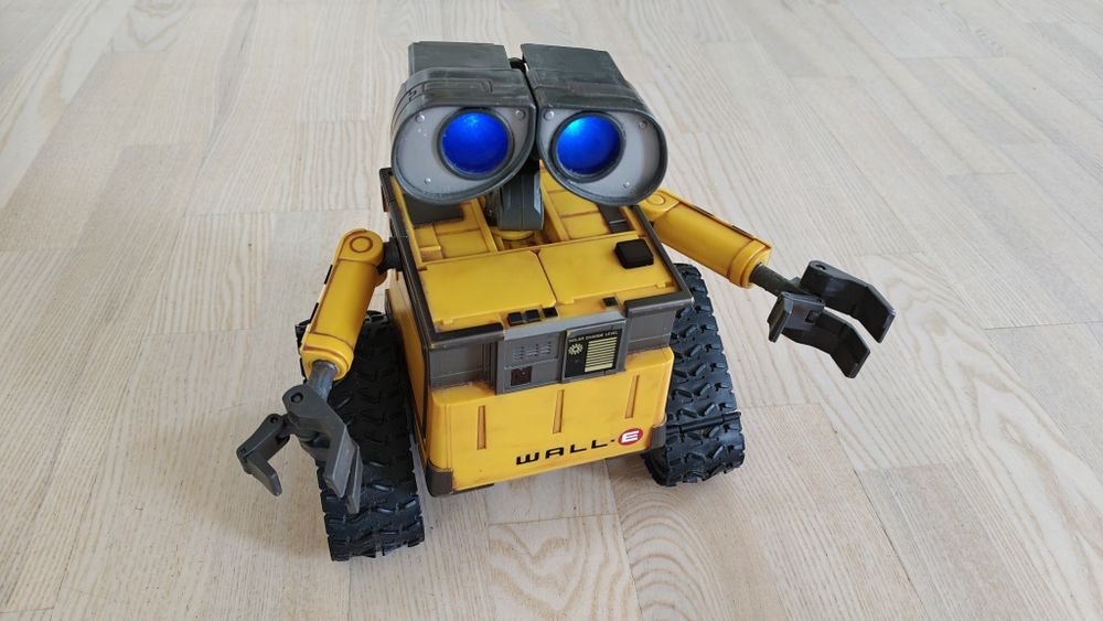 Робот walle disney pixar з пультом