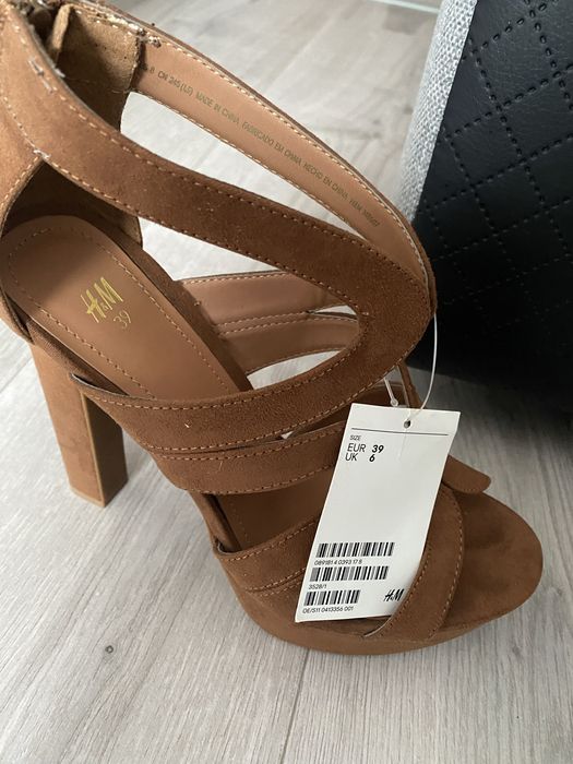 Buty na wysokim  obcasie