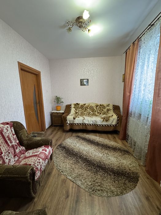 Рівне Оренда частини будинку. Близько Центру