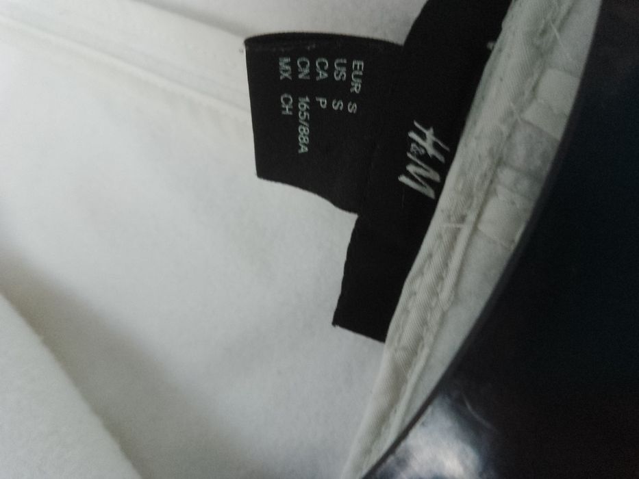 Biały płaszcz HM S piekny