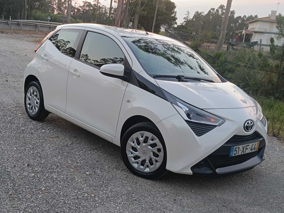 TOYOTA AYGO 1.0-72Cv! Mesmo Novo! 93709Kms! Negociável!