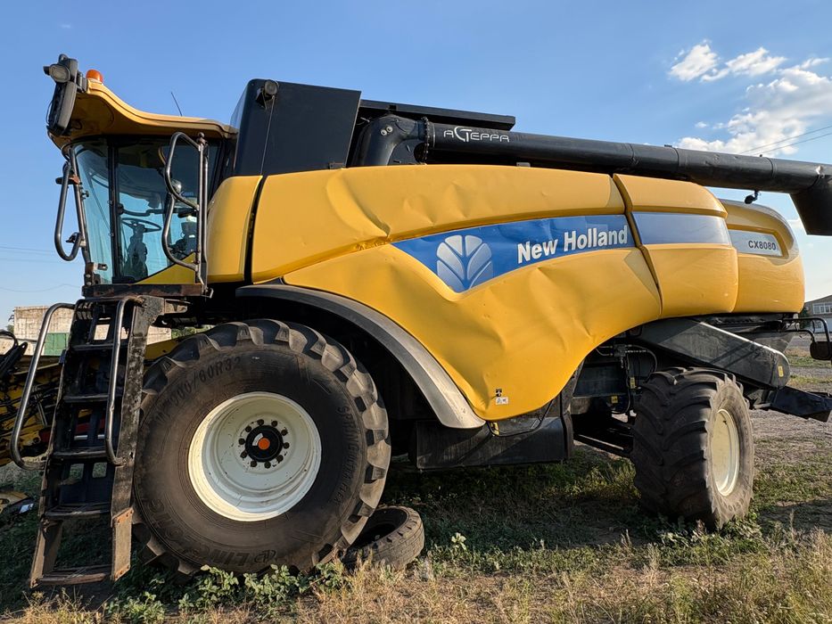 Комбайн New Holland CX8080