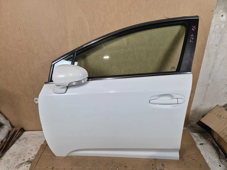 Toyota Avensis T27 lift drzwi lewe przednie przód.