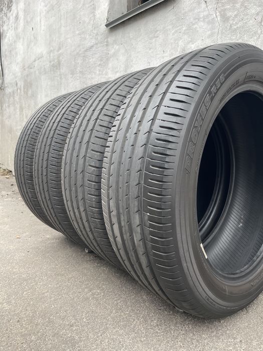 Шины/Гума  215/55/18 Toyo 2020