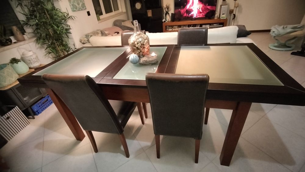 Mesa de Jantar de cerejeira com vidro fosco