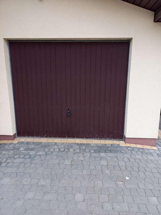 Brama Garażowa  uchylna