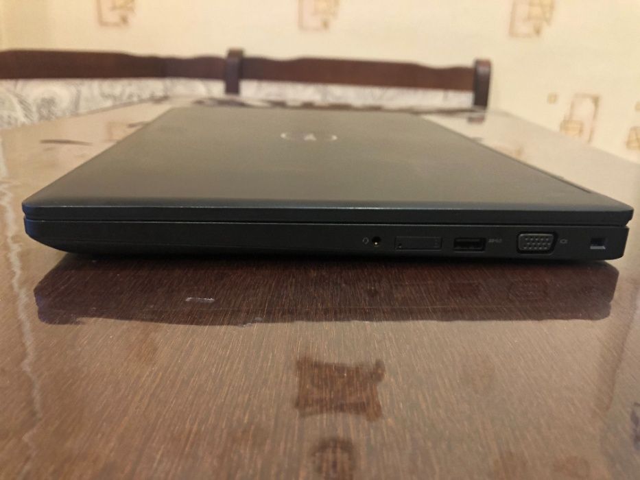 Ноутбук 15" FHD Dell Precision 3520 (Xeon E3-1505M/16Gb/SSD 256/M620)